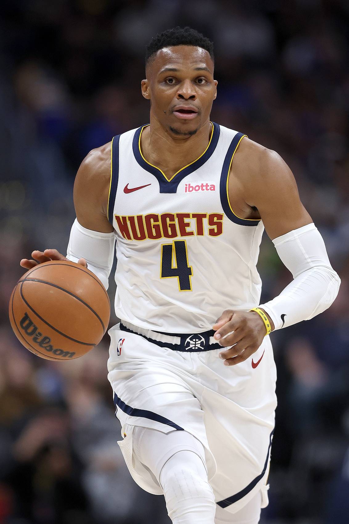 孟菲斯灰熊关键时刻官宣签约，志在国王杯名次提升，更衣室稳定，年轻球员得到机会